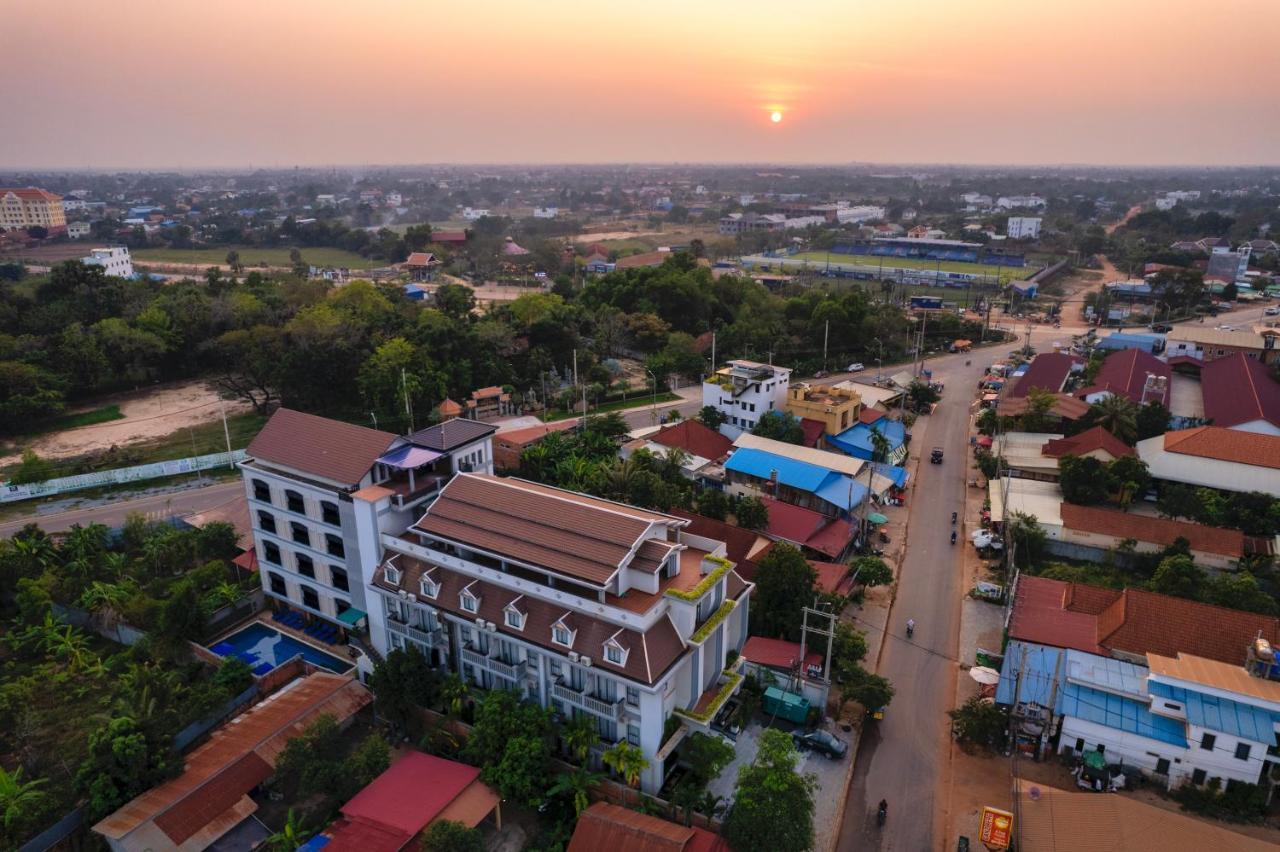 Blanc Smith Hotel เสียมราฐ ภายนอก รูปภาพ