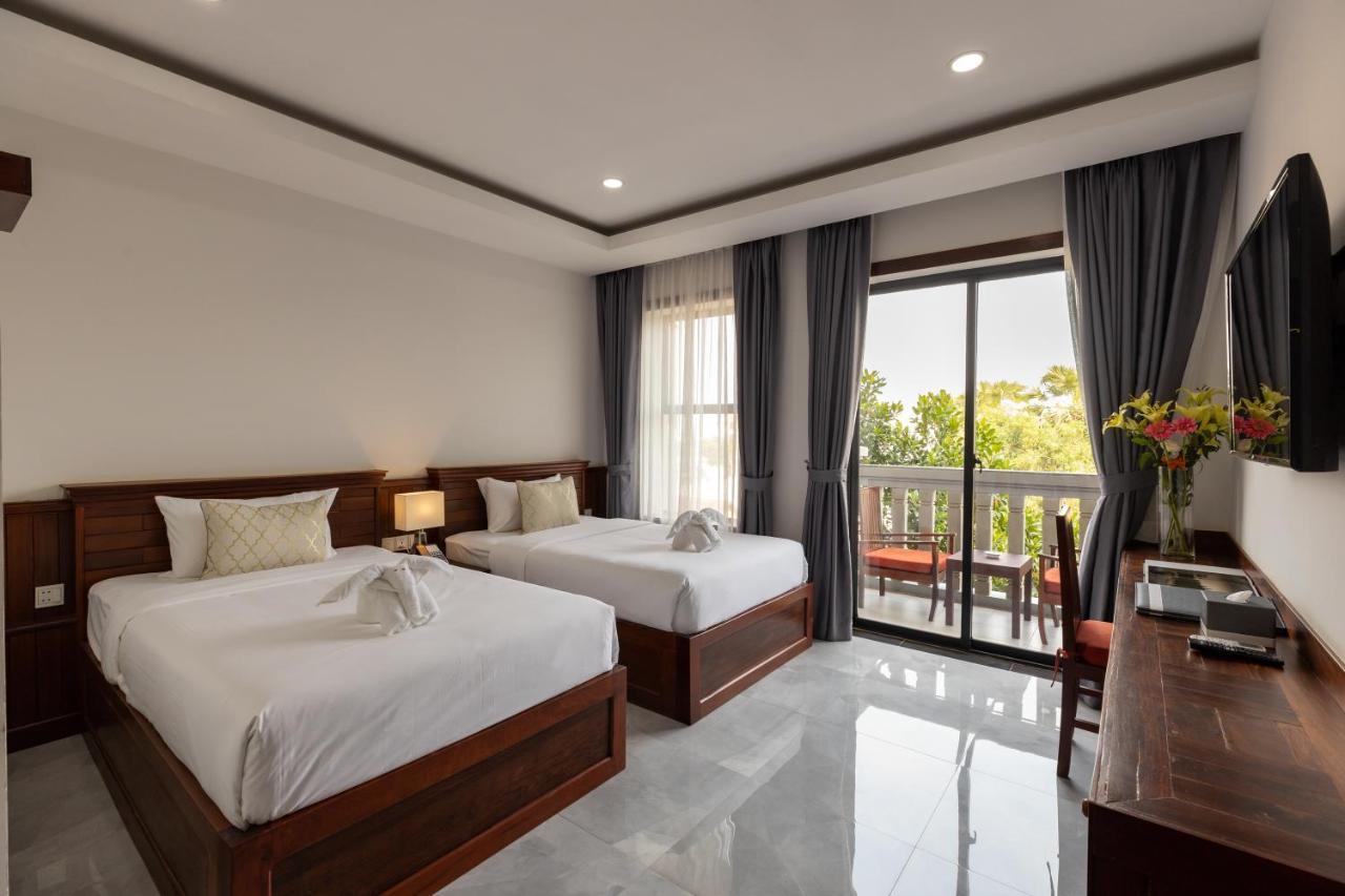 Blanc Smith Hotel เสียมราฐ ภายนอก รูปภาพ