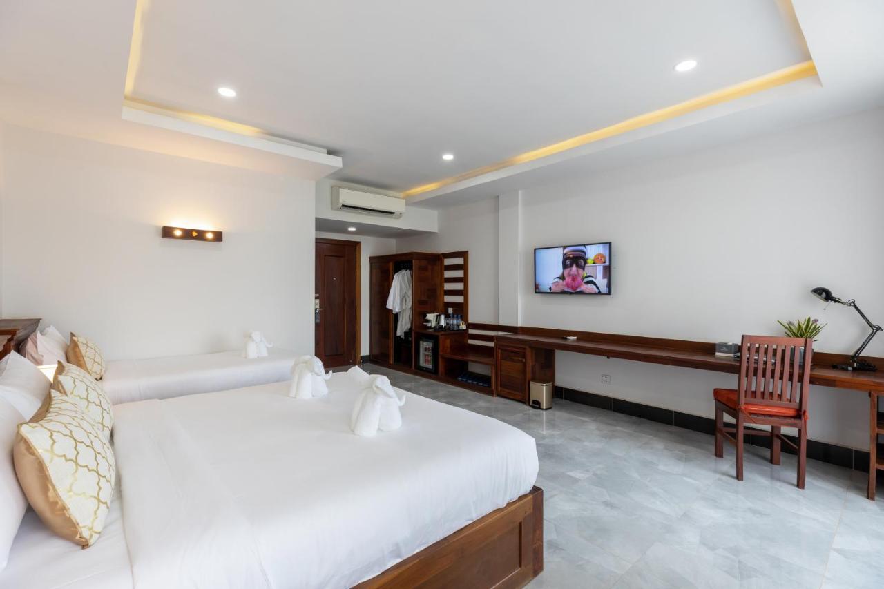 Blanc Smith Hotel เสียมราฐ ภายนอก รูปภาพ