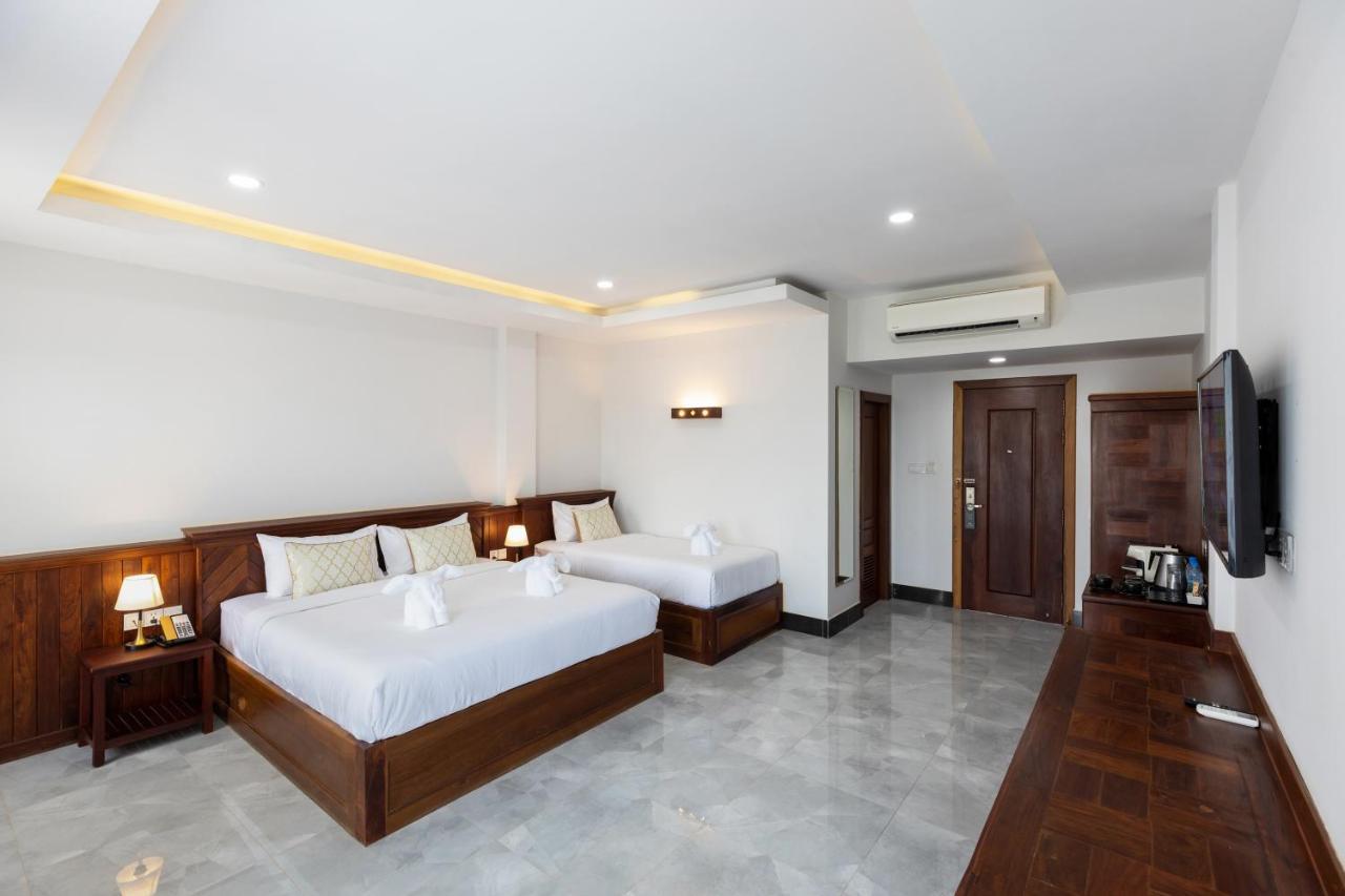 Blanc Smith Hotel เสียมราฐ ภายนอก รูปภาพ