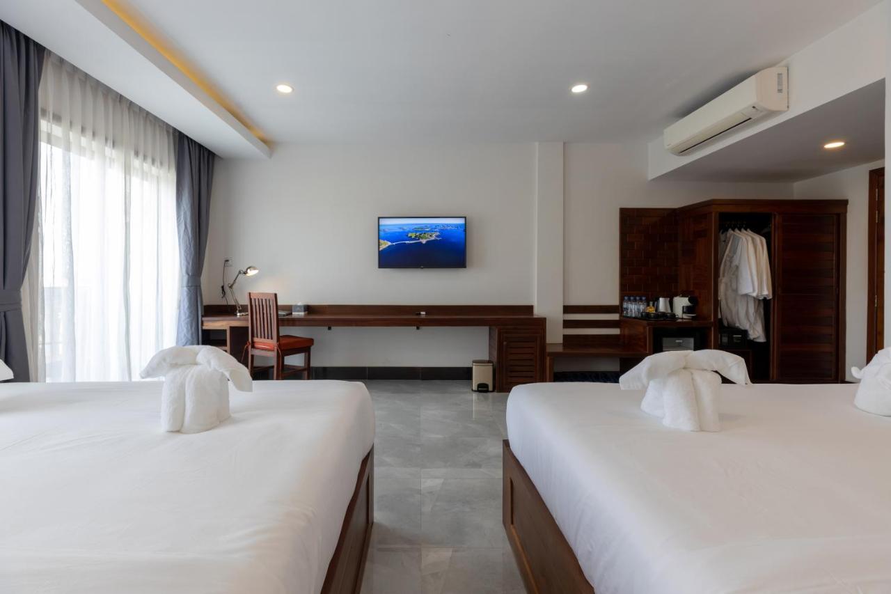 Blanc Smith Hotel เสียมราฐ ภายนอก รูปภาพ
