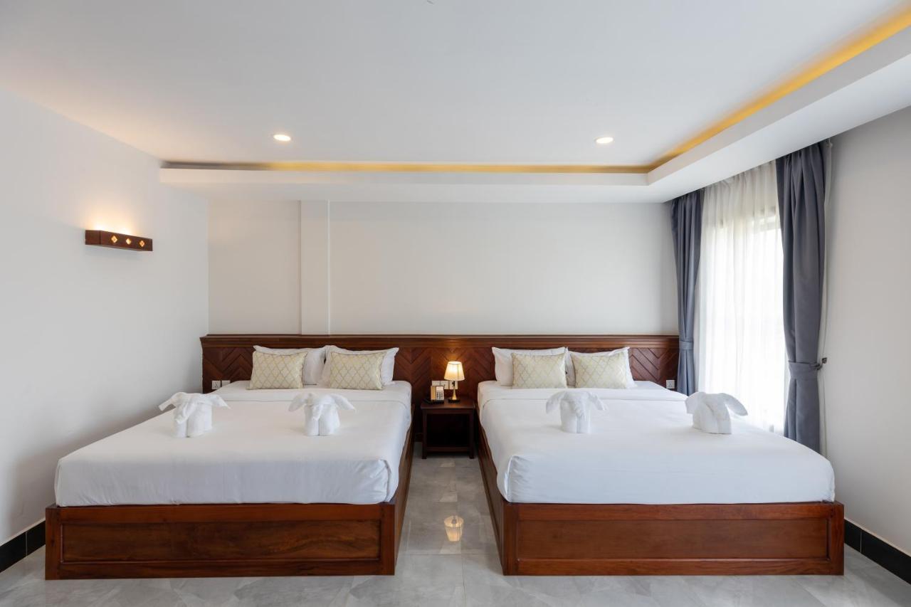 Blanc Smith Hotel เสียมราฐ ภายนอก รูปภาพ