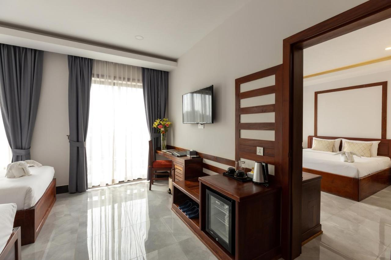 Blanc Smith Hotel เสียมราฐ ภายนอก รูปภาพ