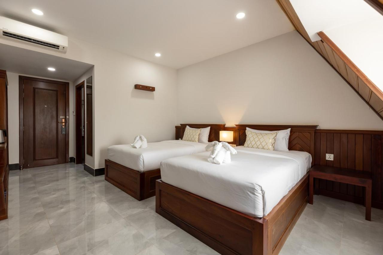 Blanc Smith Hotel เสียมราฐ ภายนอก รูปภาพ