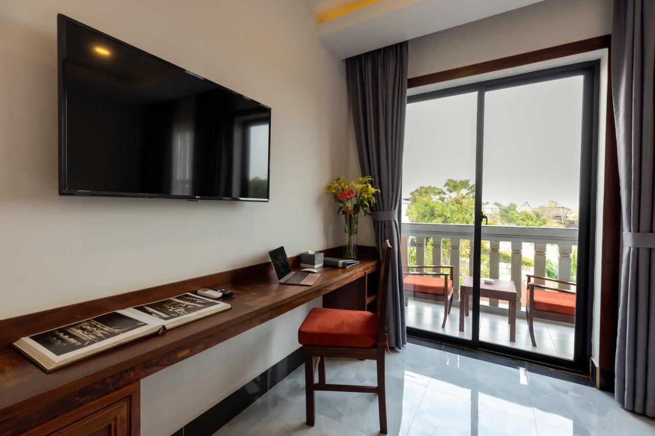Blanc Smith Hotel เสียมราฐ ภายนอก รูปภาพ