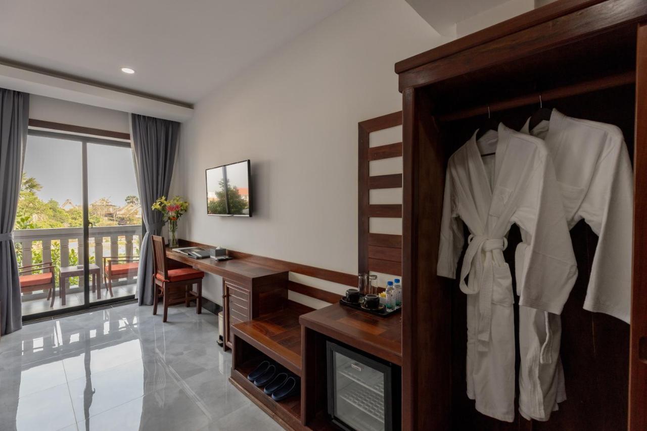 Blanc Smith Hotel เสียมราฐ ภายนอก รูปภาพ