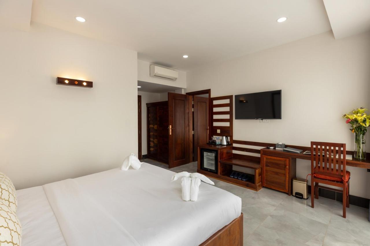 Blanc Smith Hotel เสียมราฐ ภายนอก รูปภาพ