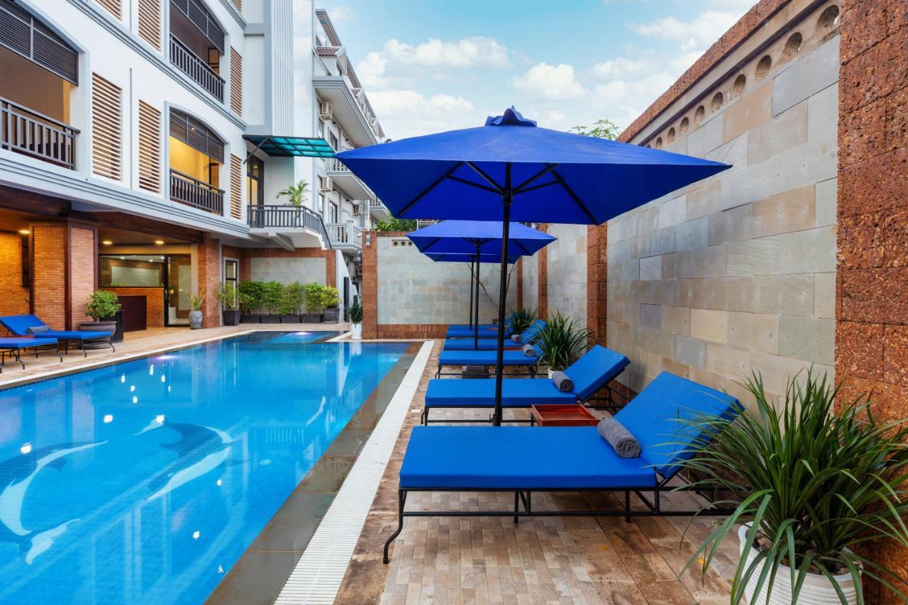 Blanc Smith Hotel เสียมราฐ ภายนอก รูปภาพ
