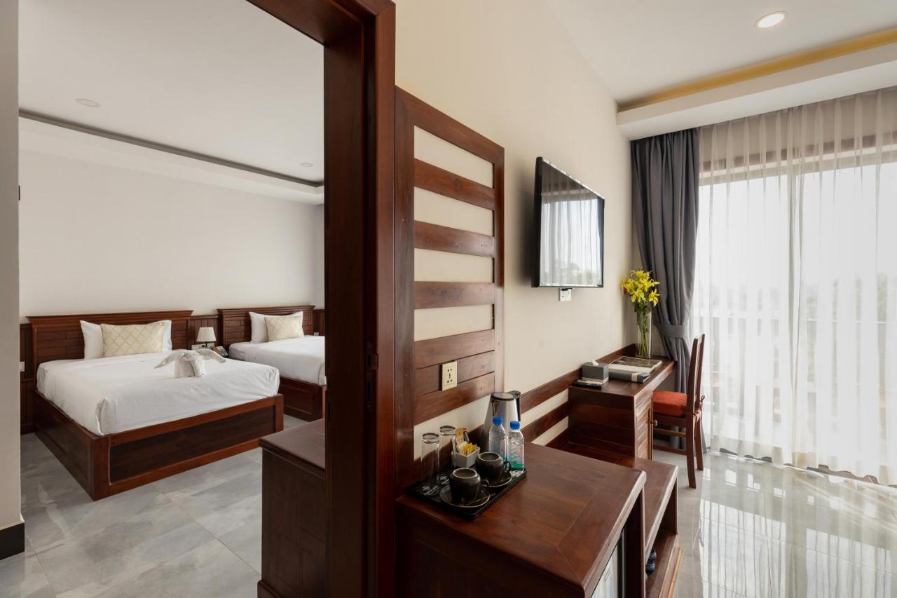Blanc Smith Hotel เสียมราฐ ภายนอก รูปภาพ