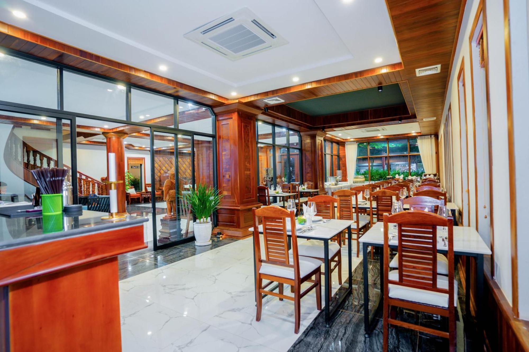 Blanc Smith Hotel เสียมราฐ ภายนอก รูปภาพ