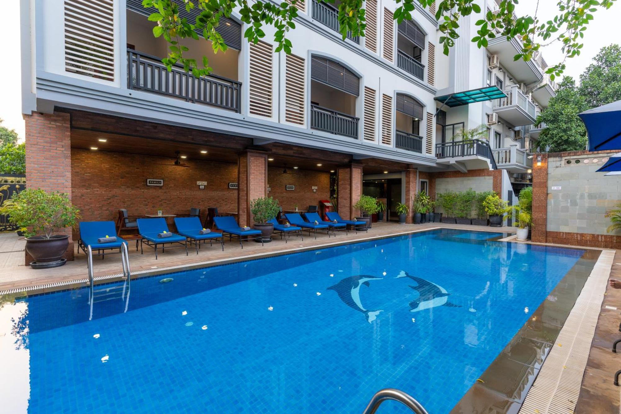Blanc Smith Hotel เสียมราฐ ภายนอก รูปภาพ